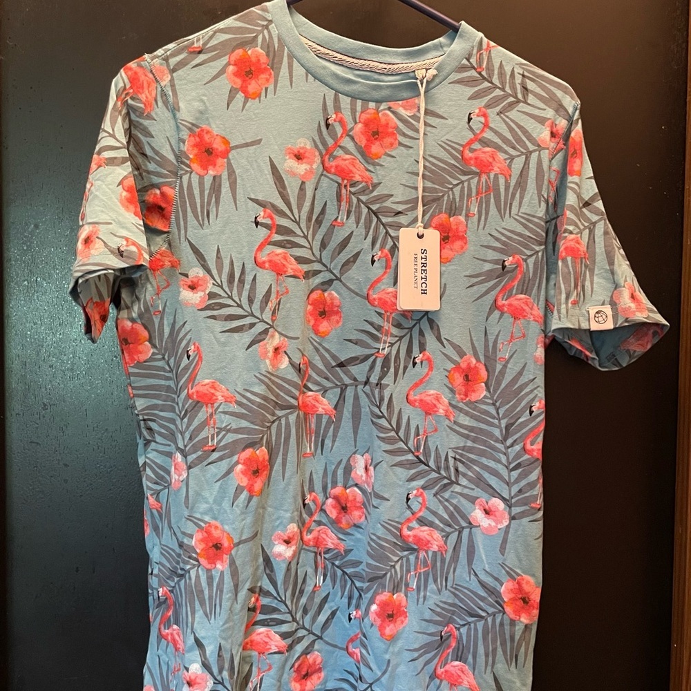 Free Planet Size Small flamingo T-shirt - Picture 1 of 6